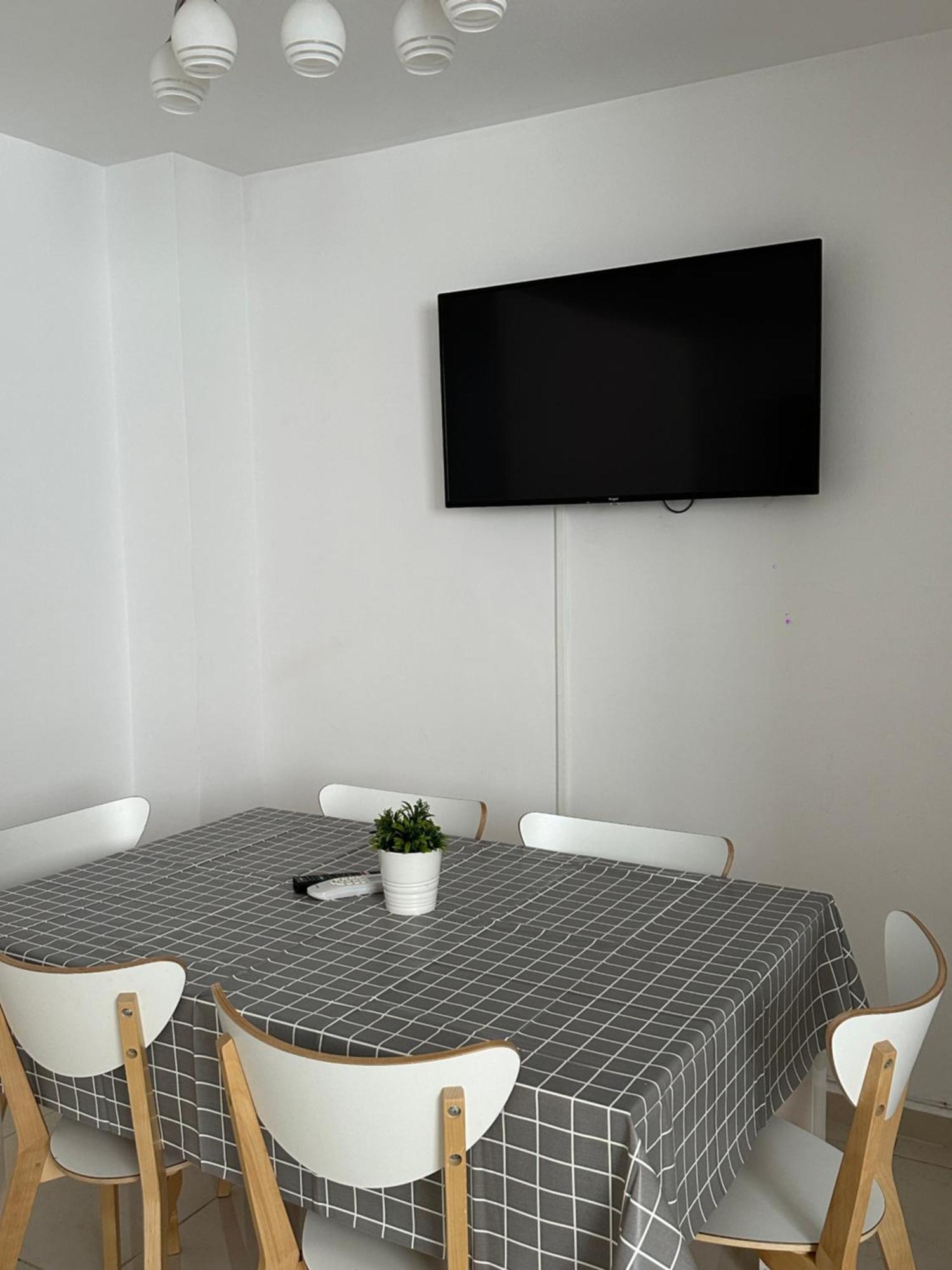 Modern And Bright 5 Bedroom Apartment Del Prado กันดิอา ภายนอก รูปภาพ