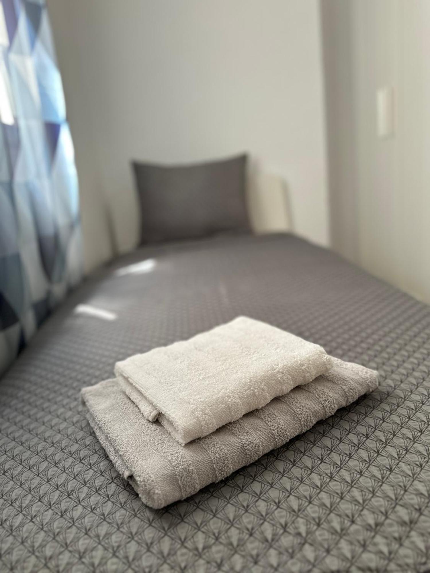 Modern And Bright 5 Bedroom Apartment Del Prado กันดิอา ภายนอก รูปภาพ